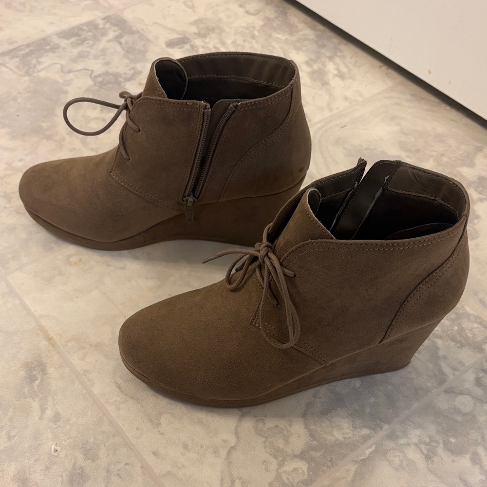 Universal Thread Tan Wedge Booties